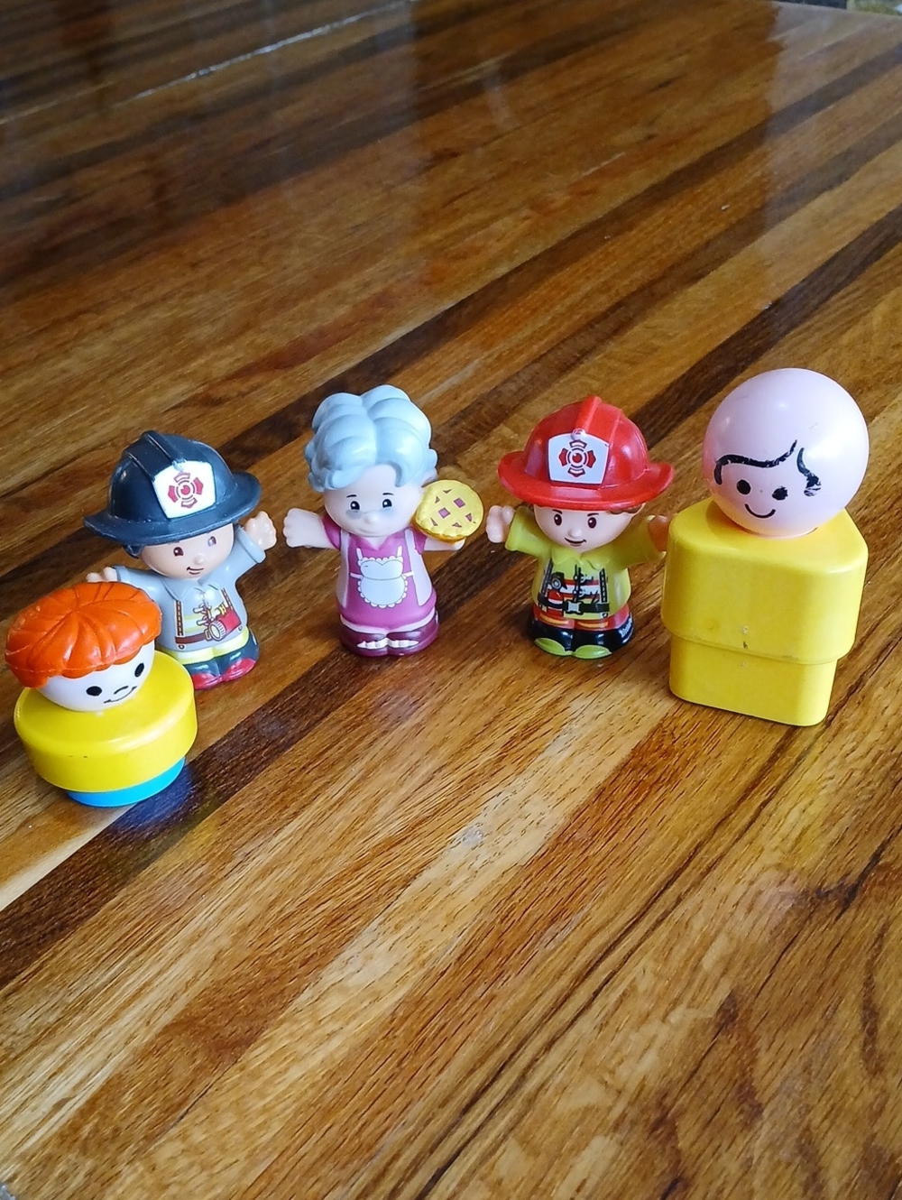Fisher Price Little People Lot Of 5